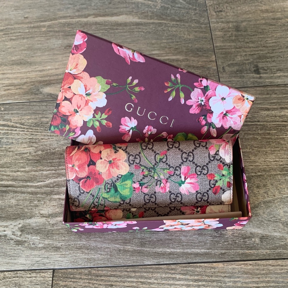 Gucci Supreme Blooms Wallet